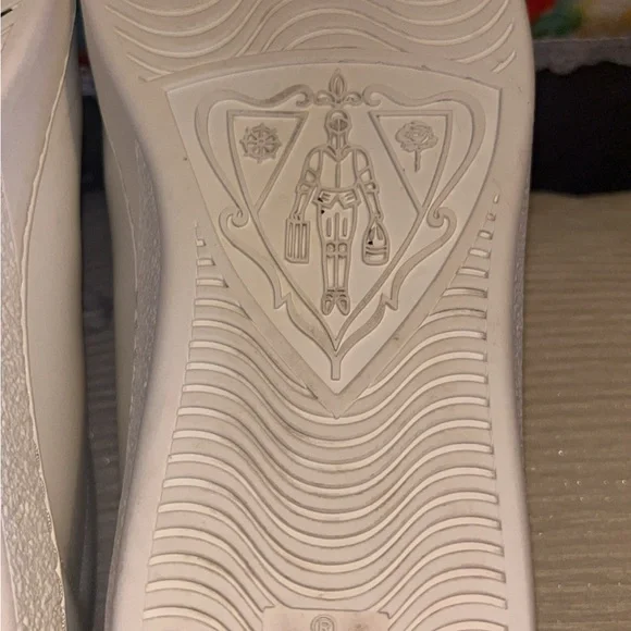 Gucci Embossed White Sole Sneakers - Picture 7 of 15
